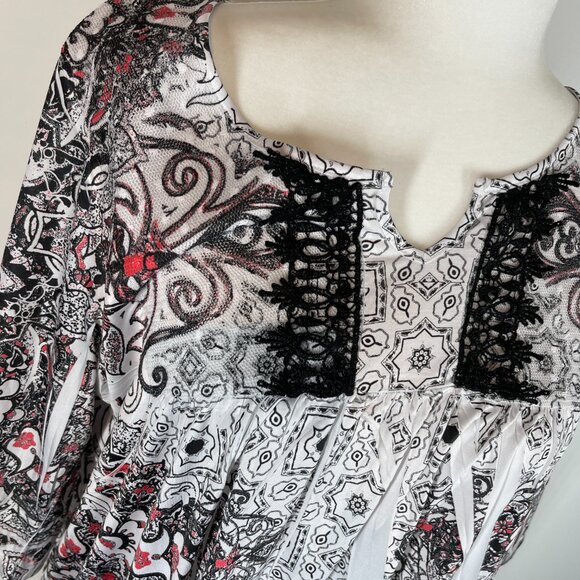 Live & Let Liv Boho Black & White Flutter Sleeve Blouse size PXL - Picture 2 of 5